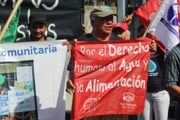 Reclaman ley para garantizar derecho al agua en El Salvador